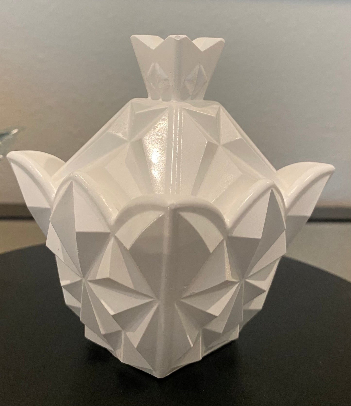 Diamond Crest Container