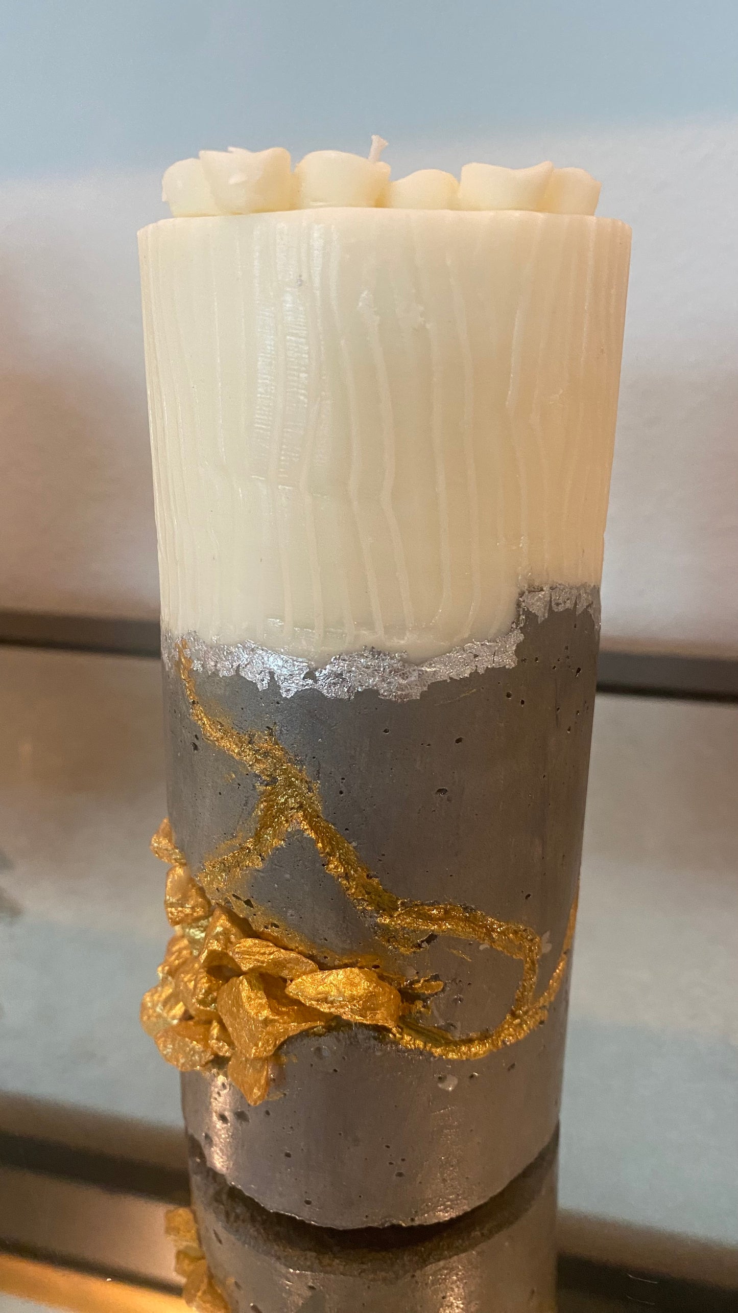 Golden Vein Art Candle