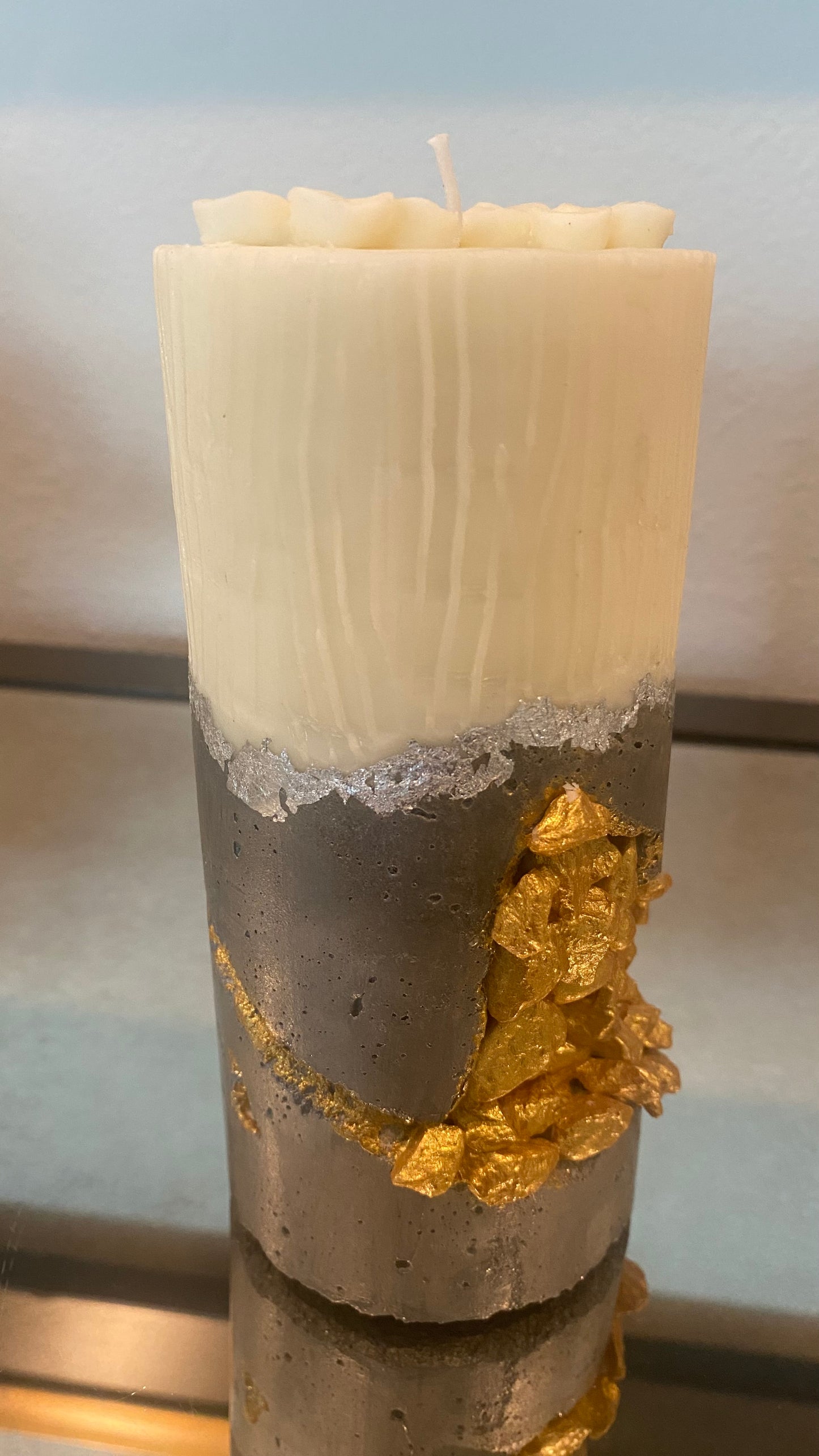 Golden Vein Art Candle